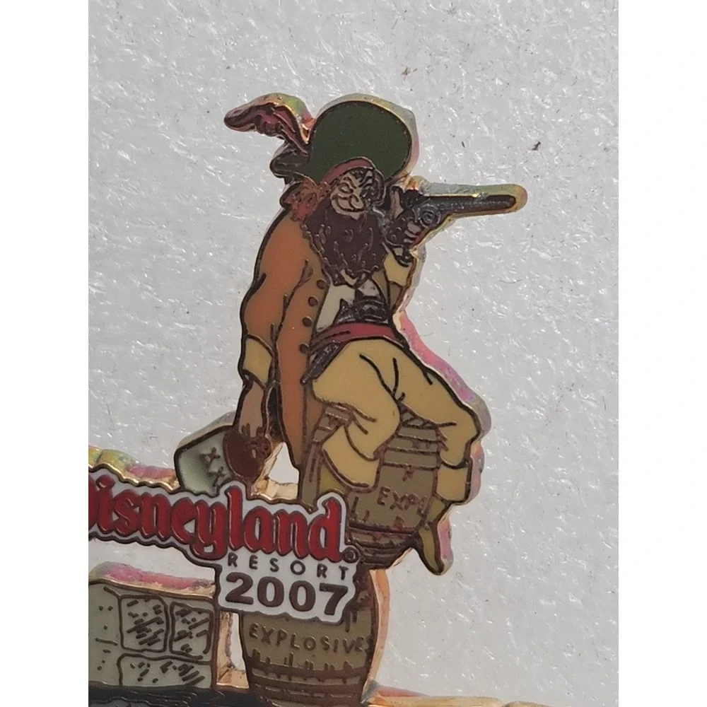 Disney‎ Pin Pirates of the Caribbean 40th Marc Davis Pirate Barrel LE 250 52955